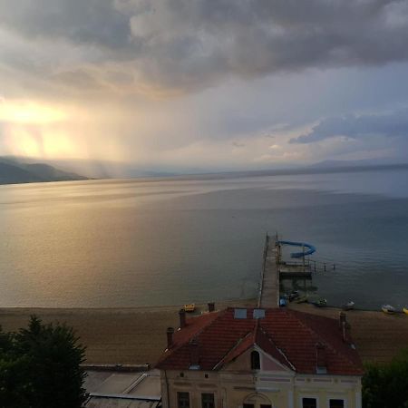 Kelvi'S Apartment Pogradec Exterior foto